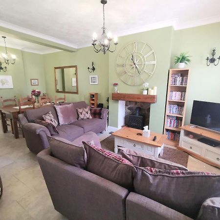 The Bridge Cottage Лланруст Экстерьер фото